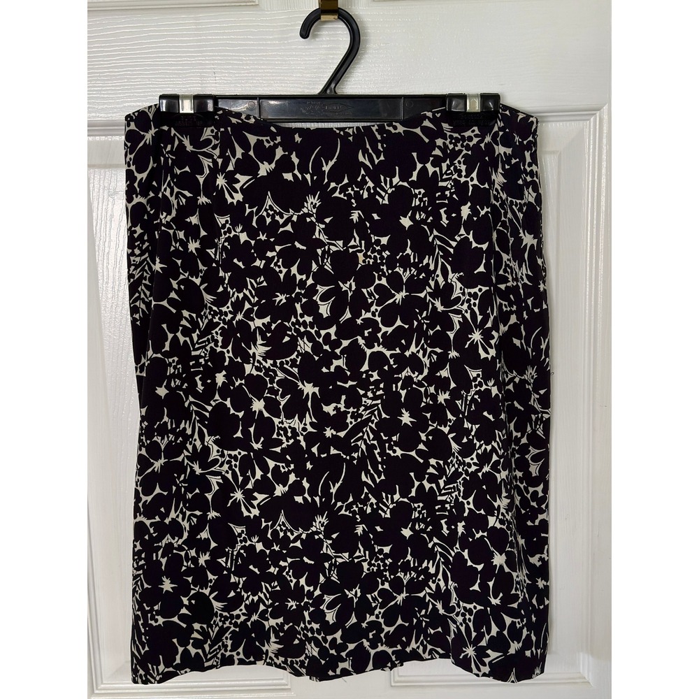 Ann Taylor Floral Rayon Knee Length Skirt Black Ivory‎ Side Zip Pleated Size 10